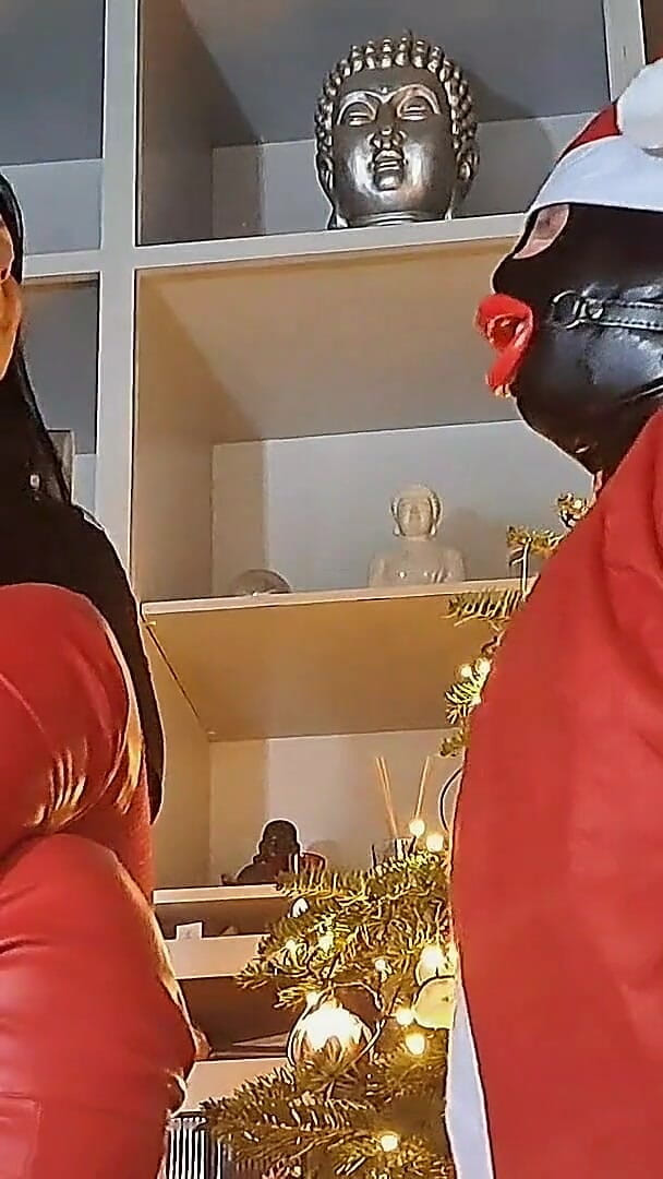 Christmas Human Ashtray (Mistress Luciana di Domizio) Christmas Human Ashtray (Mistress Luciana di Domizio)