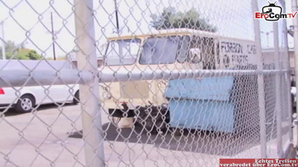 EroCom: Bruneta Baby cu țâțe mari este agățată de la o pulă...
