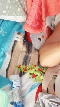 Soția amatoare se masturbează cu degetele în pizdă