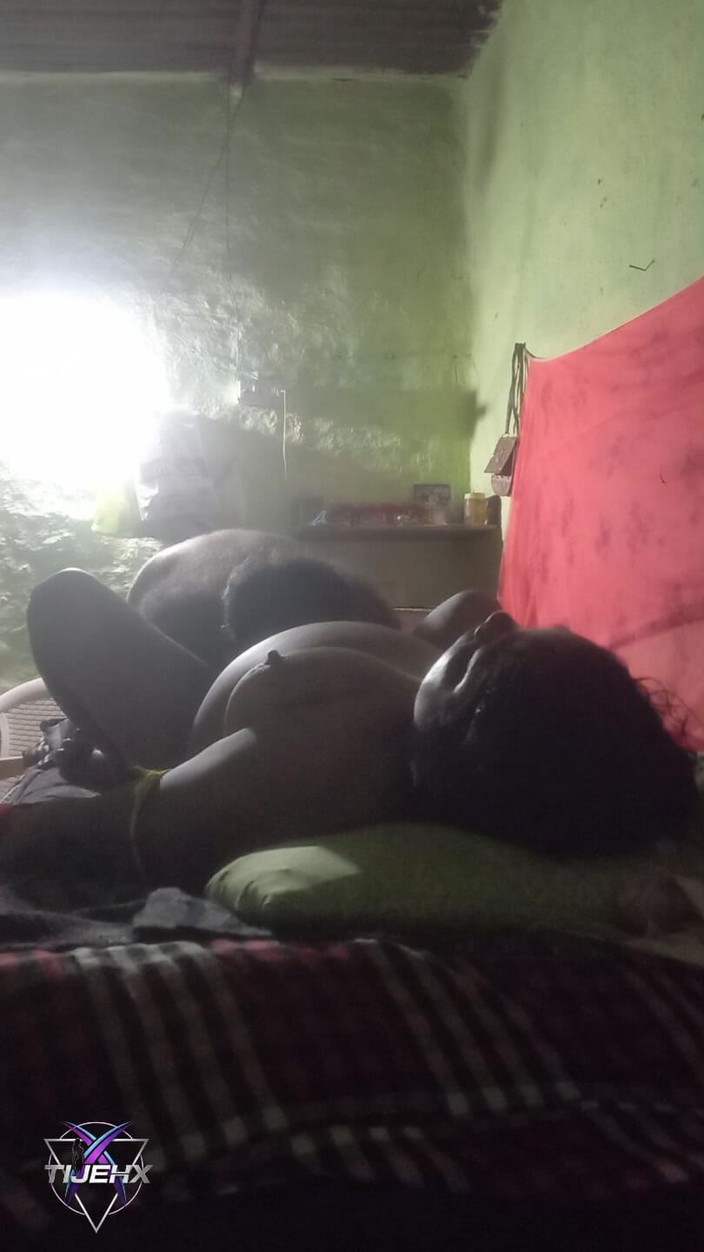 TijehX: Nespokojená Desi vesnická Bhabhi šuká se svým devarem