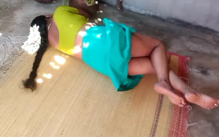 Priyanka314: Indická vesnická manželka jí kundičku s mladým klukem