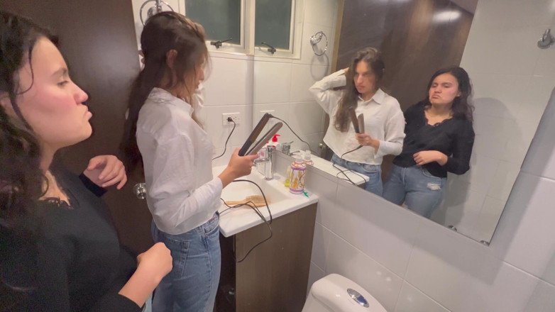 scarlettandc: Mój charakteryzator zaprasza mnie do gorących rzeczy