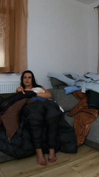 Milfycalla se masturbează în timp ce poartă niște jachete - 191