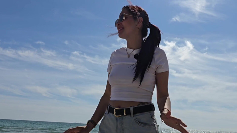 Labestiaylabella: Stepsister Has Sex on the Beach!
