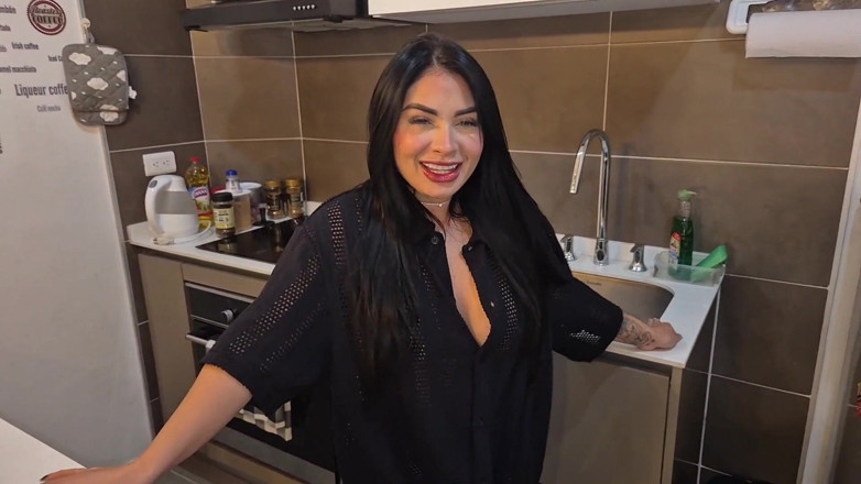 AlejandraPalacios: Wife Gives Him a Good Blowjob on Men's Day