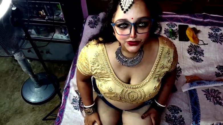 Aou36: Indian Desi Bhabhi Fucking with Her Husband S Boss