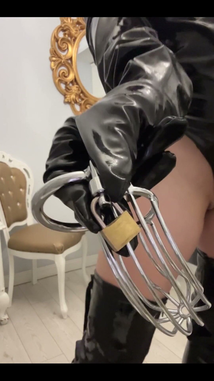 Dominatrix Miss Patricia Stark: Be My Sissy Slut