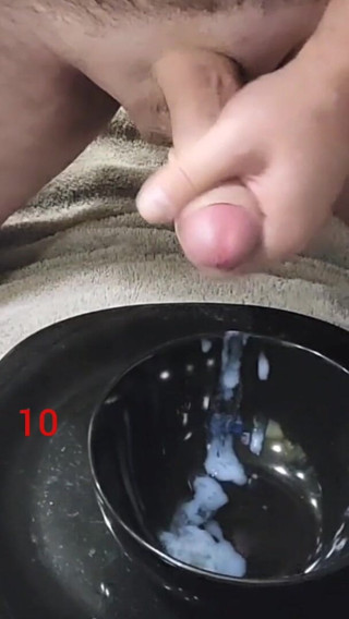 Sleve Sven: Enorme corrida con 12 cuerdas de semen.