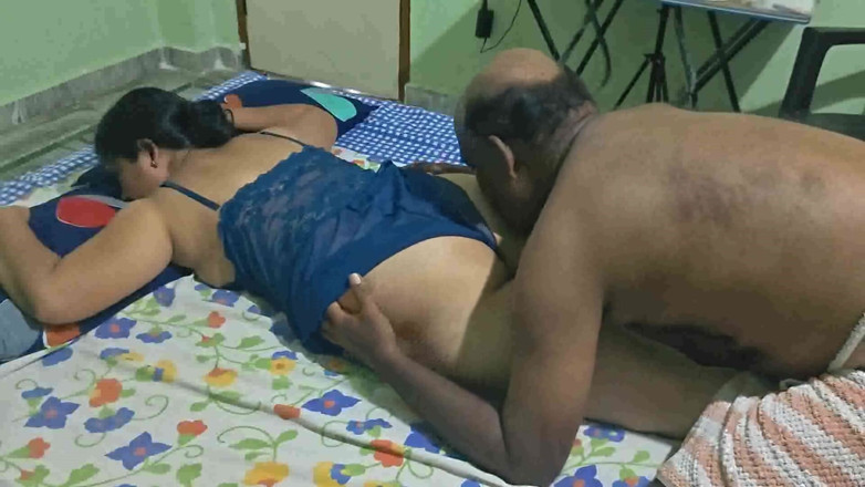 Sexy sindu: Sexy Wife Taking Ride on Boyfriend