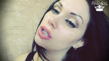 Goddess Misha Goldy: Perfeitos lábios inchados e brilhantes