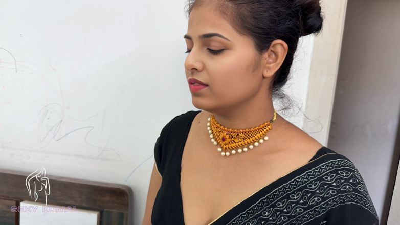Couplegoldx: When Komal's Cupboard Was Not Opening, the Neighbor Came to...