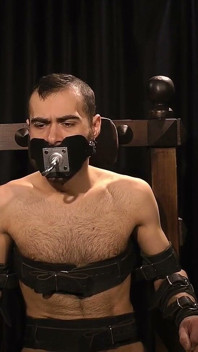 Test Gag Zeusa Throne: Przesuwne śruby gag, ścisłe pasy i wytrzymałość