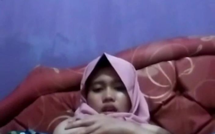 Jilbab69: Gros lait jilbab colmek