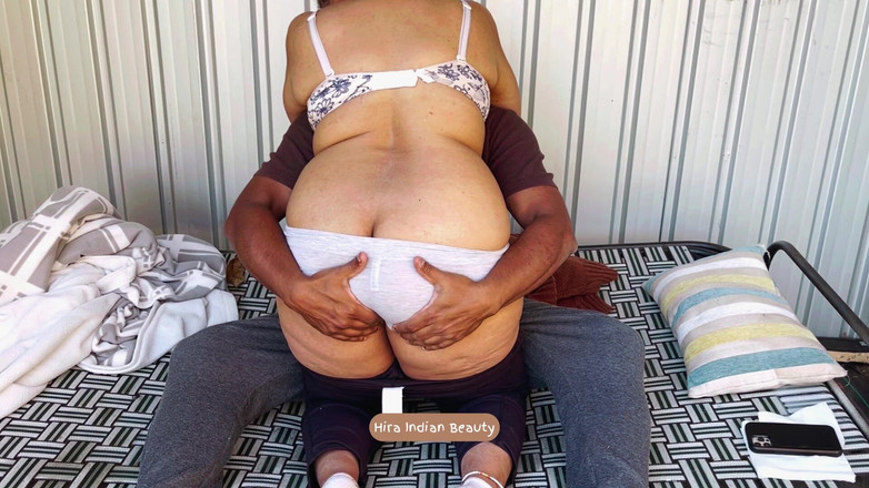 Hot 365 Entertainments: Thick Desi Aunty’s Round Ass Fingered Outdoors! Hot Tamil Couple’s...