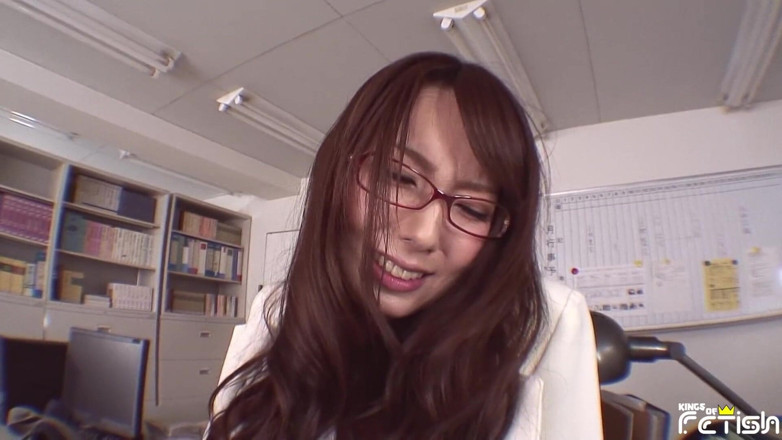 Pure Japanese adult video ( JAV): Secretaria japonesa obtiene su coño complacido por un chico y...