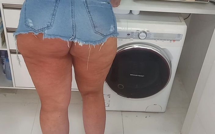 Sexy ass CDzinhafx: मिनी स्कर्ट में मेरी सेक्सी गांड!