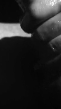 Masturbation à l’huile en gros plan et éjaculation