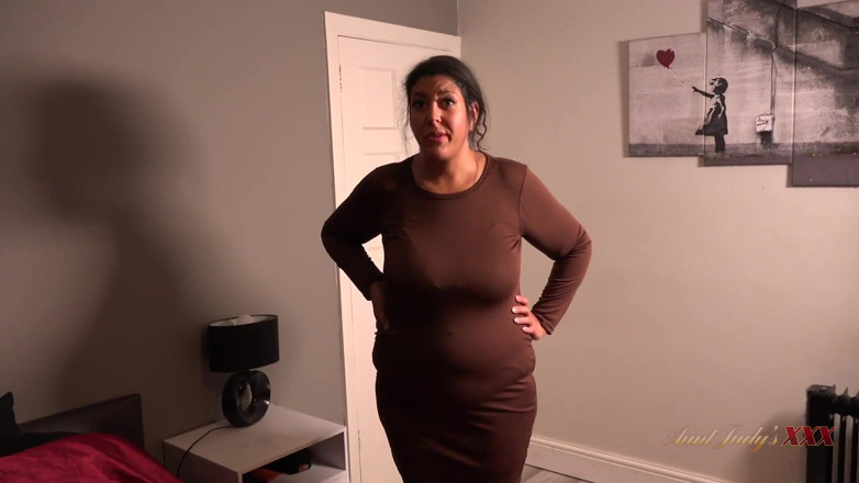 Aunt Judy's XXX: Auntjudysxxx - büyük memeli iri güzel ev sahibiniz Cassy seni külotuyla...