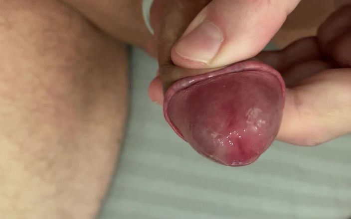 Wichskumpel: 내 작은 자지에서 정액을 가지고 놀아