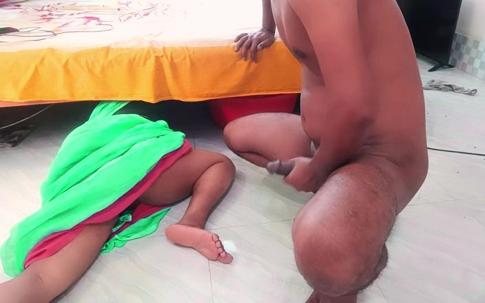 mahihot1: हाउसकीपर का बेटा नौकरानी के साथ सेक्स कर रहा है।