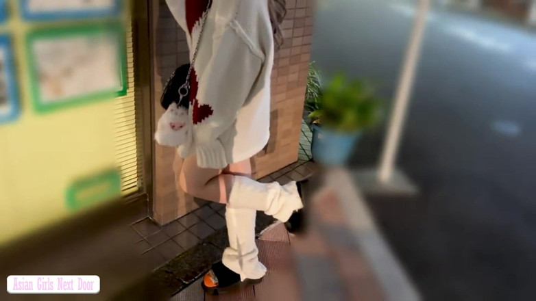 A case of fling: Remote Vibrator Teasing F-cup Model Walking Through Busy City Streets