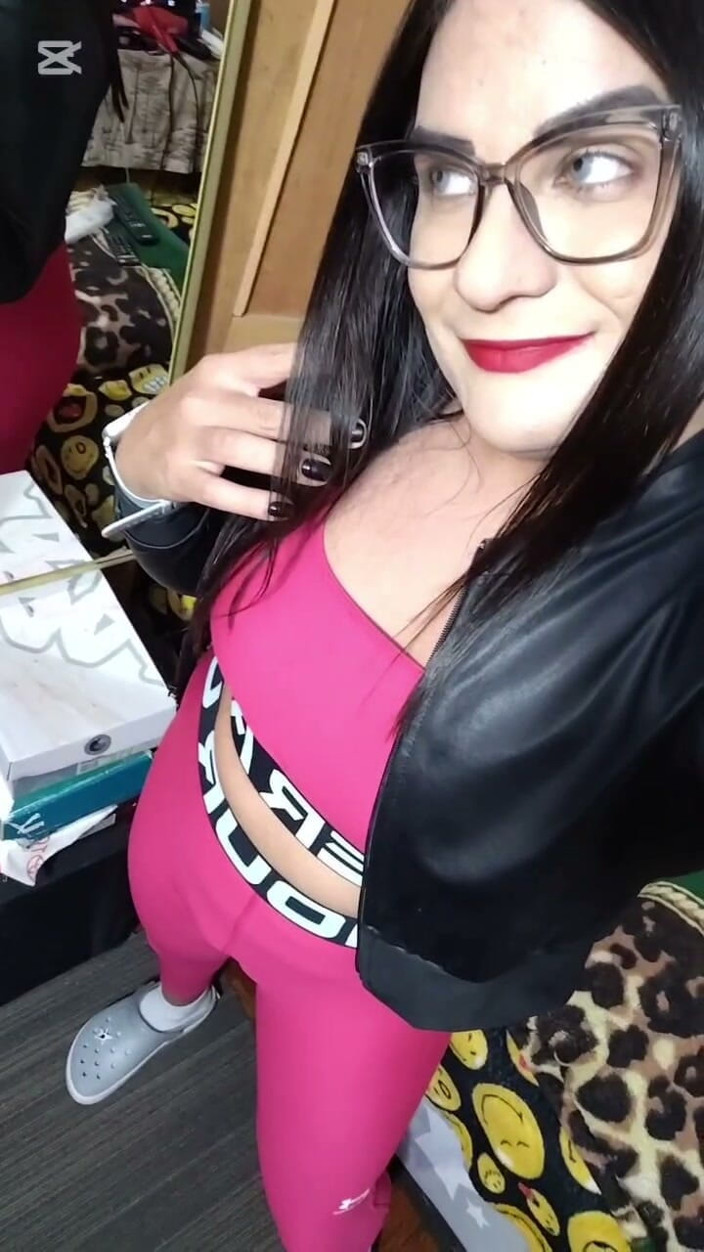 Vero boons: Vero Gets Slutty on Halloween