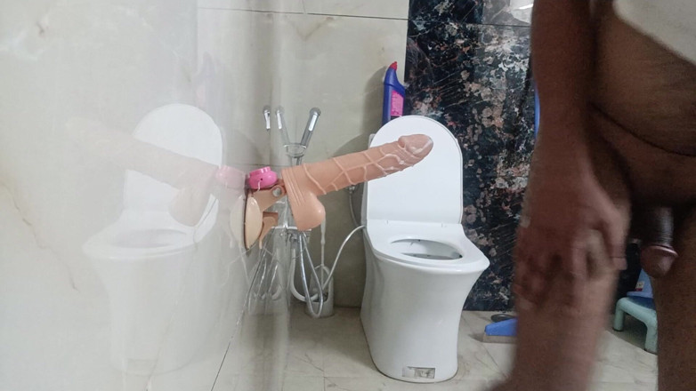 Rajasthani-old-lover: Indische Desi-man geniet van masterbatieshow met buurman stiefvader en dildo-vibrator