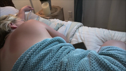 Brianna Beach: Mon beau-fils m’surprend en train de regarder du porno - Brianna...