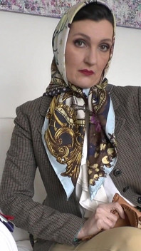 Niegrzeczne codzienne zadanie dla mojej satynowej dziwki, Lady Victoria Valente