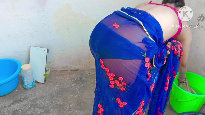 Ankurpriya000: 看到儿媳洗澡，岳父的朗达站起来，热辣性感的哥在浴室里洗澡