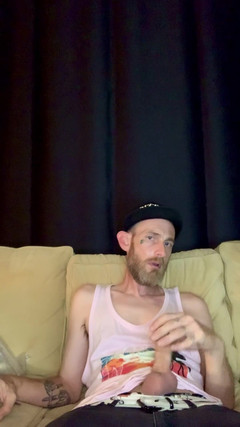 Jack_D_Stranger: 소파에서 에어비앤비에서 쓰다듬는 걸 거의 잡았어
