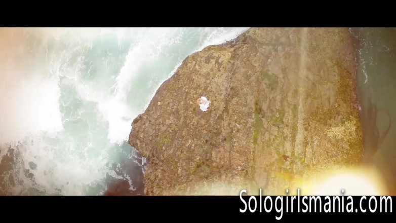 Solo girls mania: Kızıl kırmızı amına mastürbasyon yapıyor