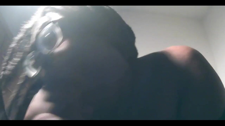 His Queen Suga: Sahte yarak emmekten nefret ederim.