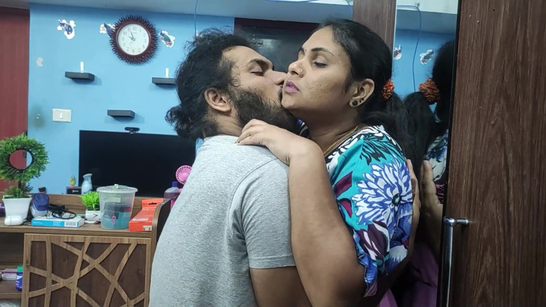 Vaigavarun45: Step Mom Hot Fuck with Step Son, Mother-in-law Hot Nighty...