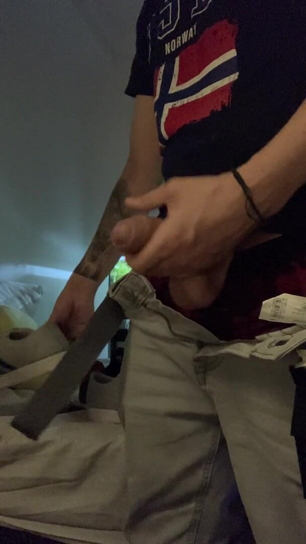 Babywhite99: Sneakers fetish guy