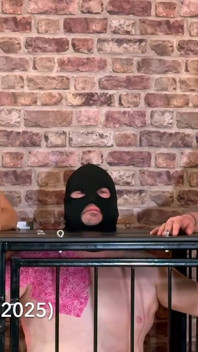 Menschliches aschenbecher, spittoon-play &stiletto-schwanz-trampeln