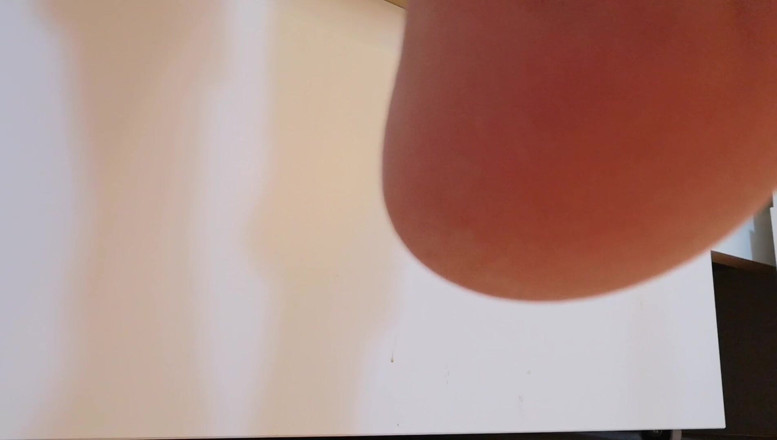 Erotic Tanya: Ayak taburemde osuruyor