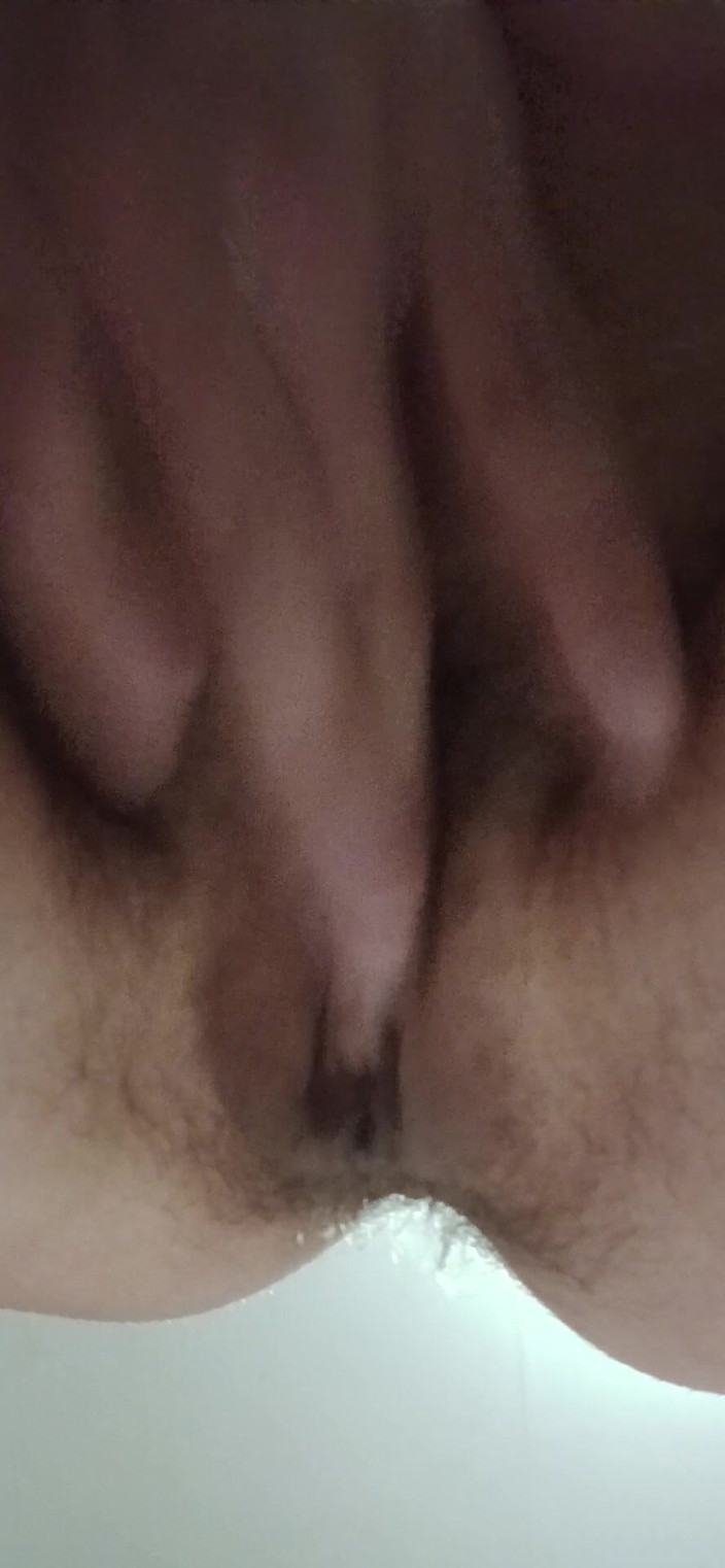 Lesbian-candys: Моя волосатая киска течет от оргазма