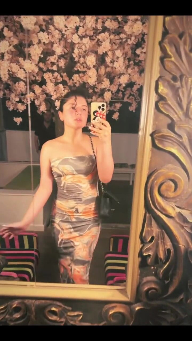 Would You Take Me on a Date? (Elizabeth Stewart)