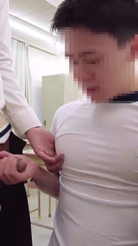 Làm tình trong lớp học ba người