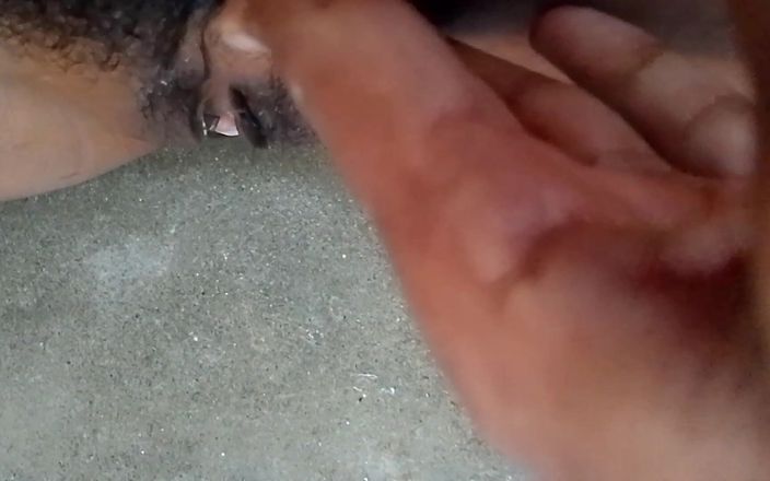 Geeta99: Desi 25letá nadržená vesnická holka Geeta Bhabhi masturbuje video, Geeta9905 rozbalila...
