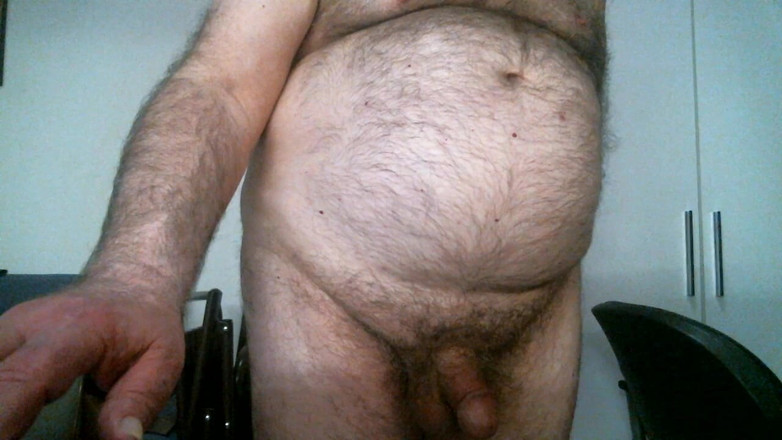 Coach Karl dude lodge: Trenér Karl tře a škrtí během živé kamerové show