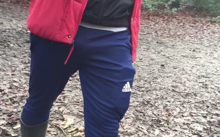 MrMagicDevil: Jadi ia adalah musim sejuk dan ia sangat sejuk di...