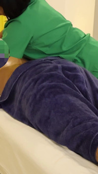 Leyne rodriguez: kurvige, mollige körper-eingeölte massage und happy end