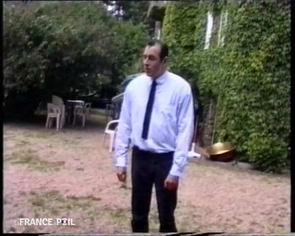 French Family Secrets: Sarışın yorganlı üniversiteli bir kız çimlerde sikiliyor.