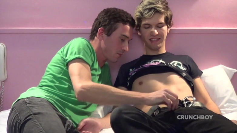 Sex humiliation with french lads: İki seksi Fransız iri güzel kadın ilk kez sikişiyor