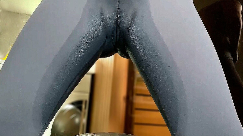 Mary Di: Женщины писают в штанах для йоги