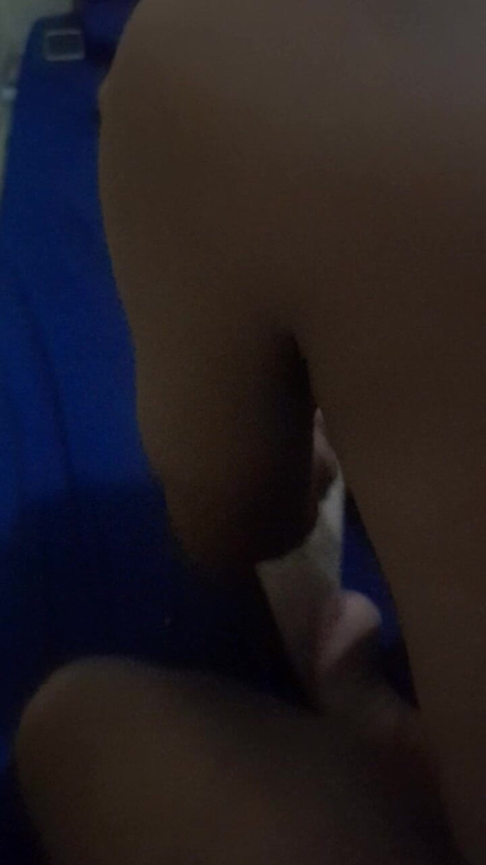 Angelina Pop: Trong khi xoa bóp đít dì, tôi đưa con cu của tôi...