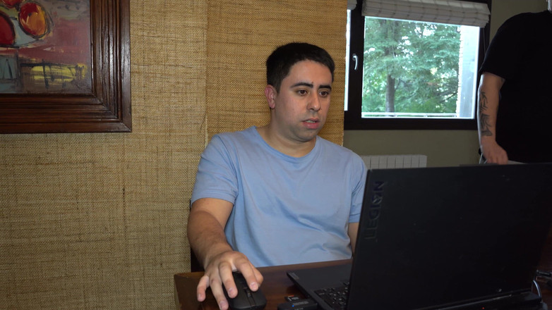 Knock Knock Club: Můj přítel vyvrtal kundičku mé ženy, zatímco jsem pracoval ... vedle nich!