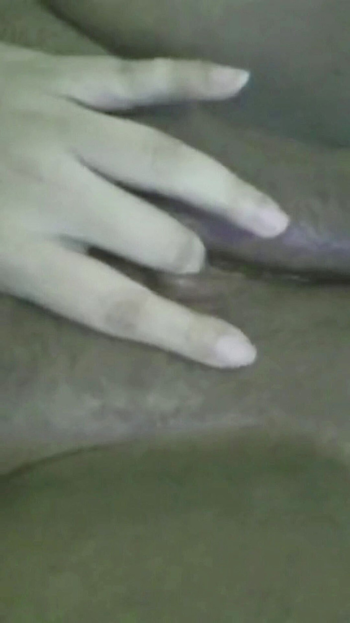 Indian fuck queen: 내 핑크색 젖은 보지를 기쁘게 하는 WildEnglishBBW 솔로